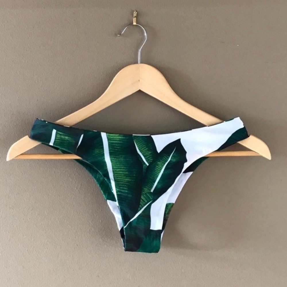Palm Tree Bikini Set - Top and Bottoms 🌴